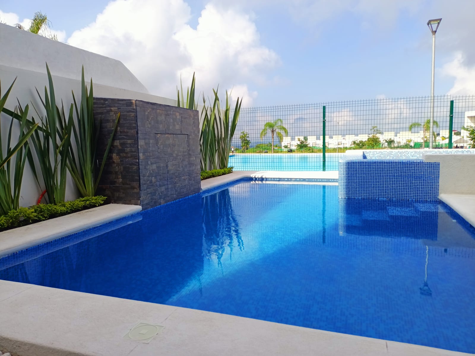 Casa residencial moderna - fachada