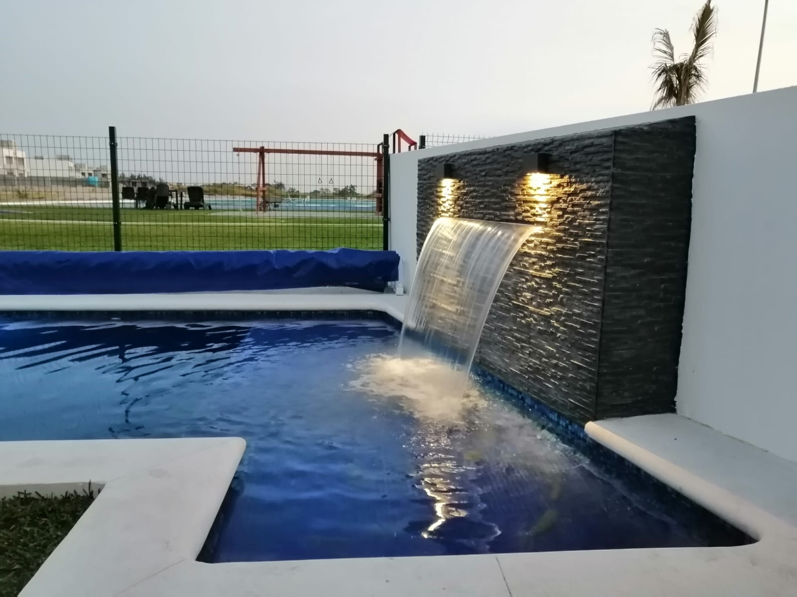 Casa residencial moderna - fachada
