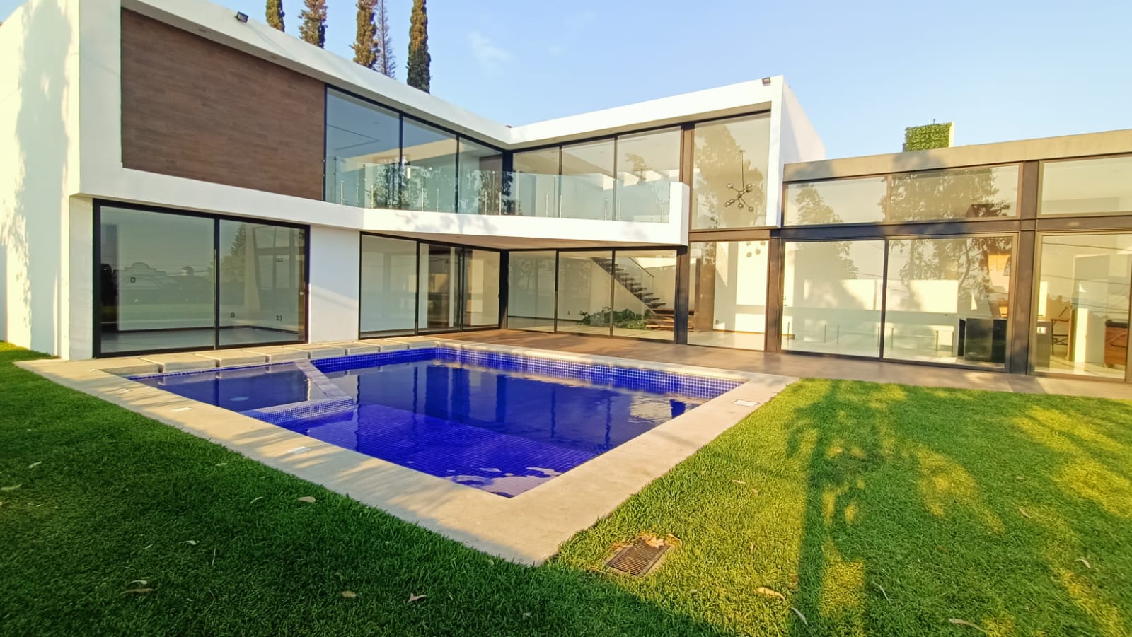 Casa residencial moderna - fachada